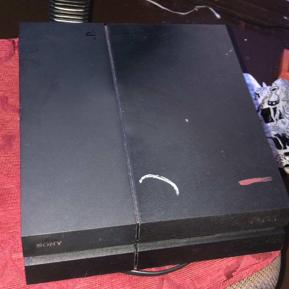 PS4 - Picture 2 of 3